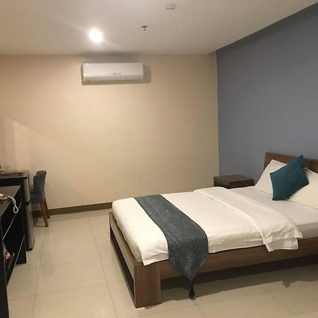 Ybc Grand Hotel Olongapo Eksteriør bilde