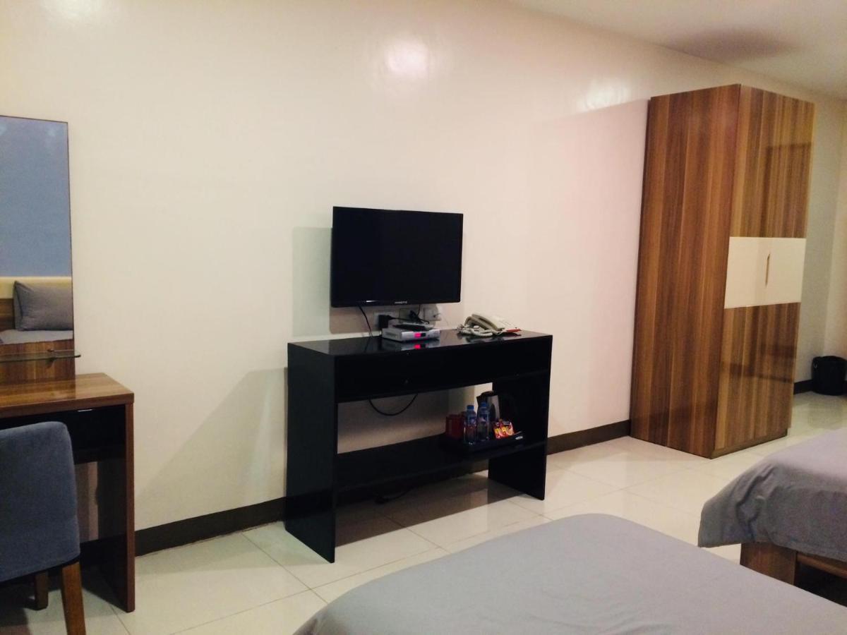 Ybc Grand Hotel Olongapo Eksteriør bilde