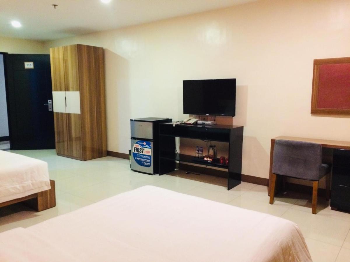 Ybc Grand Hotel Olongapo Eksteriør bilde