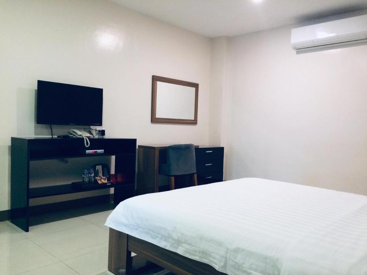 Ybc Grand Hotel Olongapo Eksteriør bilde