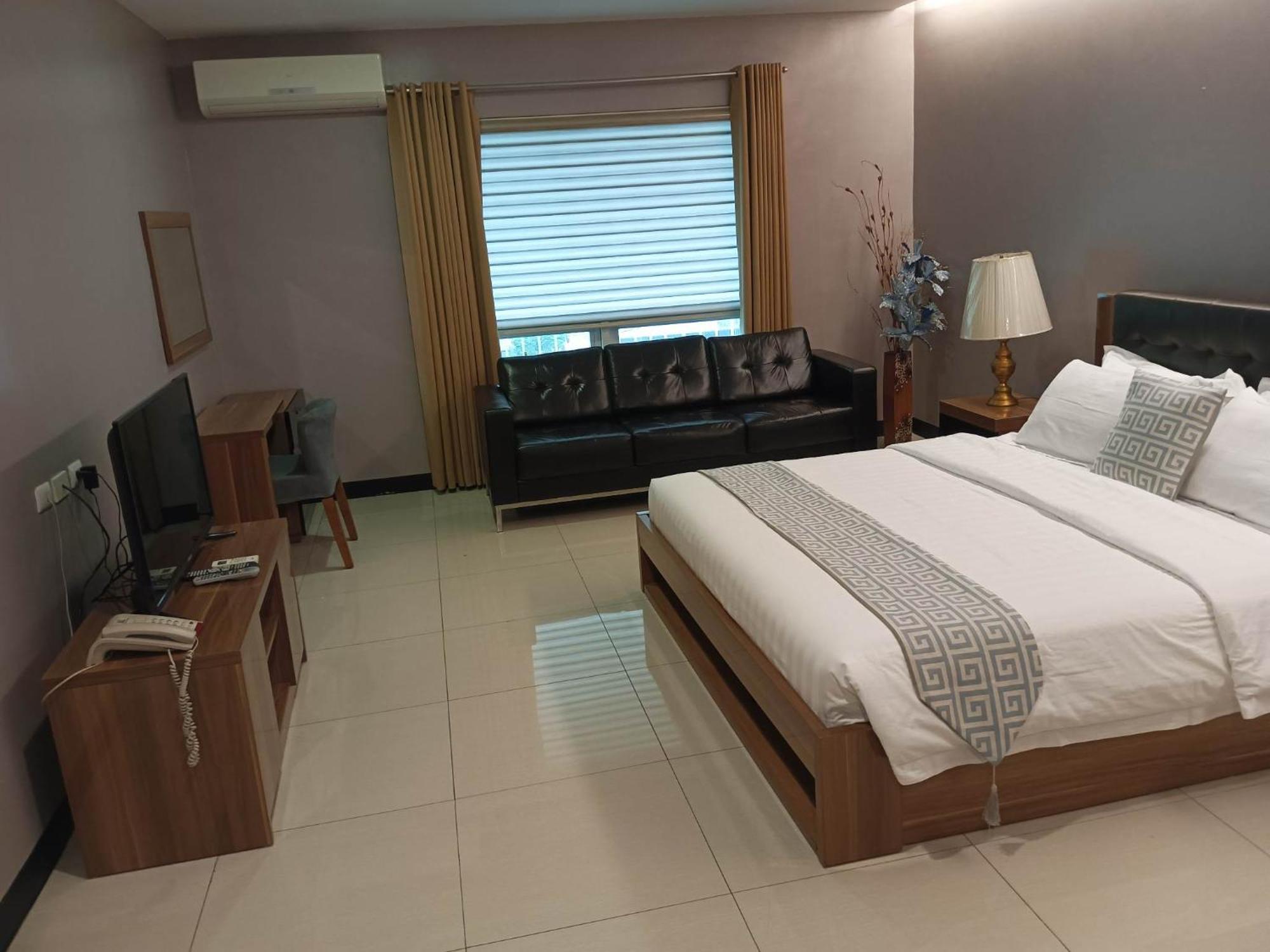 Ybc Grand Hotel Olongapo Rom bilde